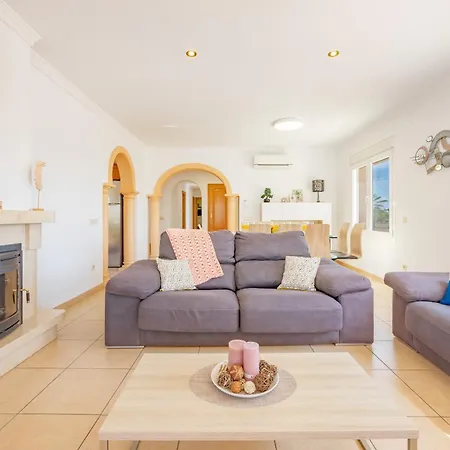 Almendros - Plusholidays Ifach