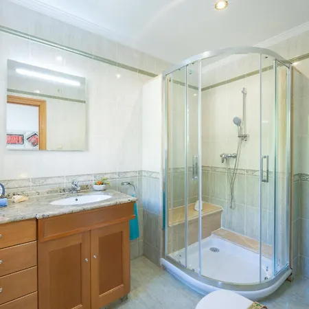 Almendros - Plusholidays *