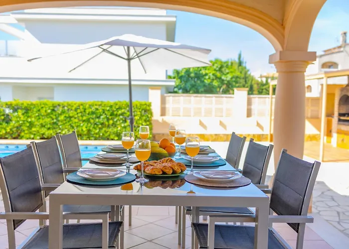 Almendros - Plusholidays *