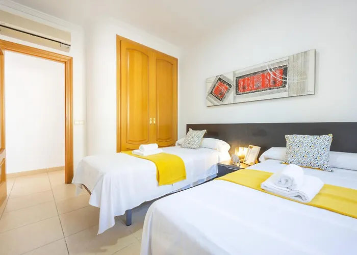 Almendros - Plusholidays *